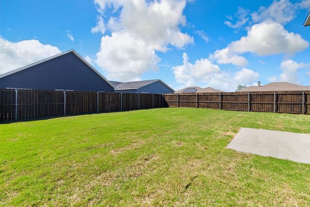 221 Marble Creek Drive, Fort Worth, TX 76131