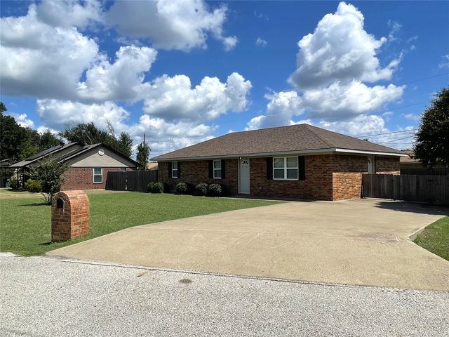 313 Jefferson Street, Fairfield, TX 75840