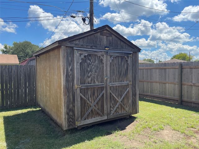 313 Jefferson Street, Fairfield, TX 75840