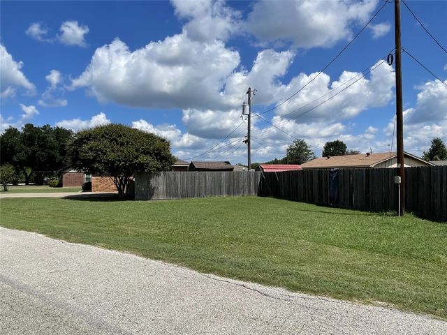 313 Jefferson Street, Fairfield, TX 75840