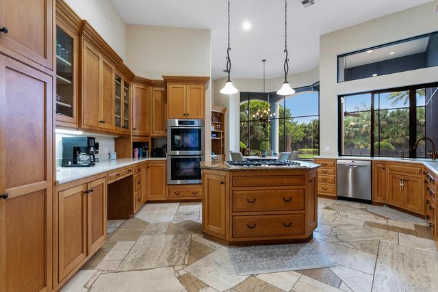 8158 Native Dancer Road E, Palm Beach Gardens, FL 33418