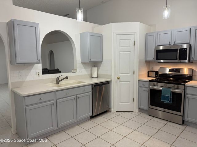 2089 Redwood Circle NE, Palm Bay, FL 32905