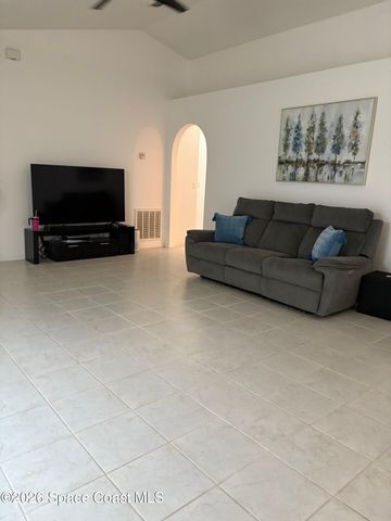 2089 Redwood Circle NE, Palm Bay, FL 32905