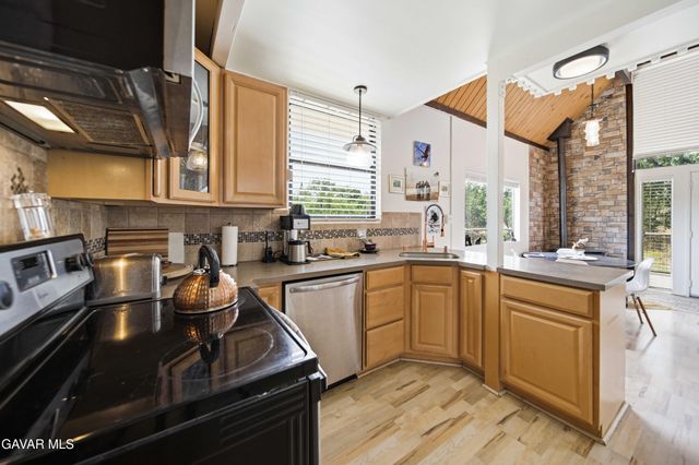 27200 Bear Valley Road, Tehachapi, CA 93561