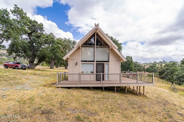 27200 Bear Valley Road, Tehachapi, CA 93561