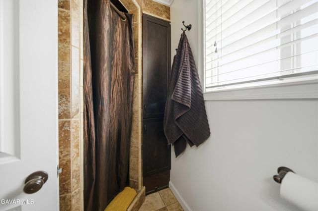 27200 Bear Valley Road, Tehachapi, CA 93561