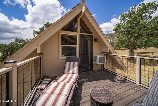 27200 Bear Valley Road, Tehachapi, CA 93561