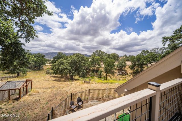27200 Bear Valley Road, Tehachapi, CA 93561