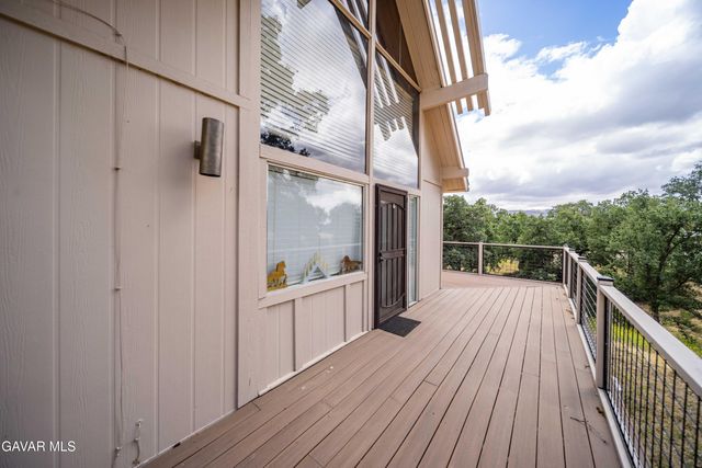 27200 Bear Valley Road, Tehachapi, CA 93561
