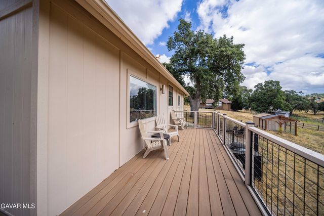 27200 Bear Valley Road, Tehachapi, CA 93561