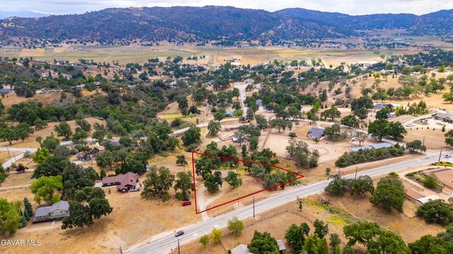 27200 Bear Valley Road, Tehachapi, CA 93561
