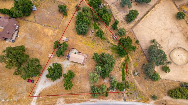 27200 Bear Valley Road, Tehachapi, CA 93561