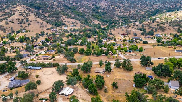 27200 Bear Valley Road, Tehachapi, CA 93561