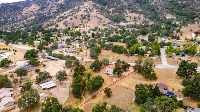 27200 Bear Valley Road, Tehachapi, CA 93561