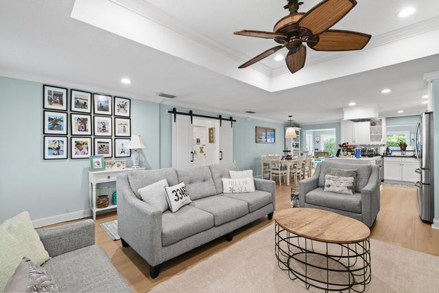 106 Windsor Road E, Jupiter, FL 33469