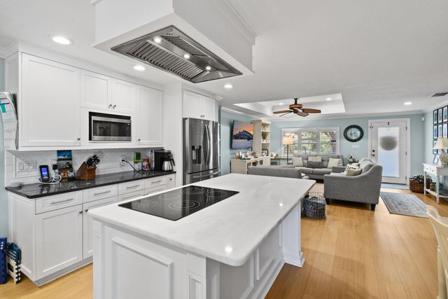 106 Windsor Road E, Jupiter, FL 33469