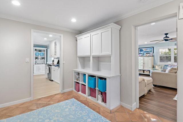 106 Windsor Road E, Jupiter, FL 33469