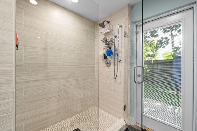 106 Windsor Road E, Jupiter, FL 33469