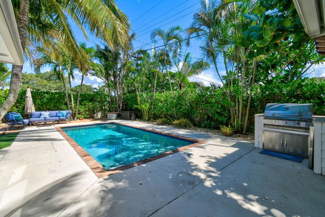 106 Windsor Road E, Jupiter, FL 33469