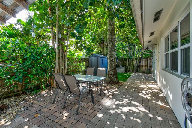 106 Windsor Road E, Jupiter, FL 33469