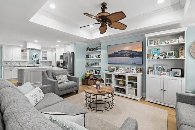 106 Windsor Road E, Jupiter, FL 33469