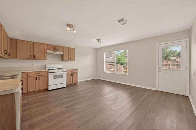 3107 Centennial Village Drive, Pearland, TX 77584