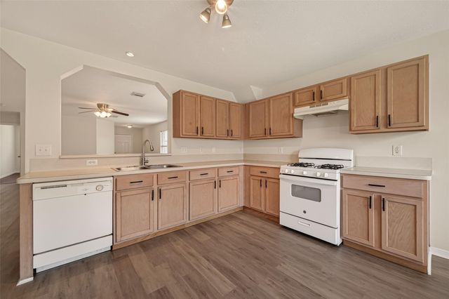 3107 Centennial Village Drive, Pearland, TX 77584