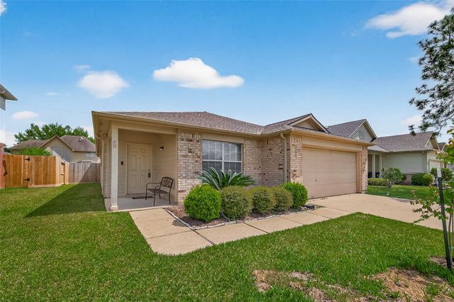 3107 Centennial Village Drive, Pearland, TX 77584