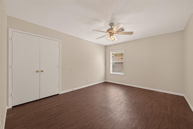 3107 Centennial Village Drive, Pearland, TX 77584