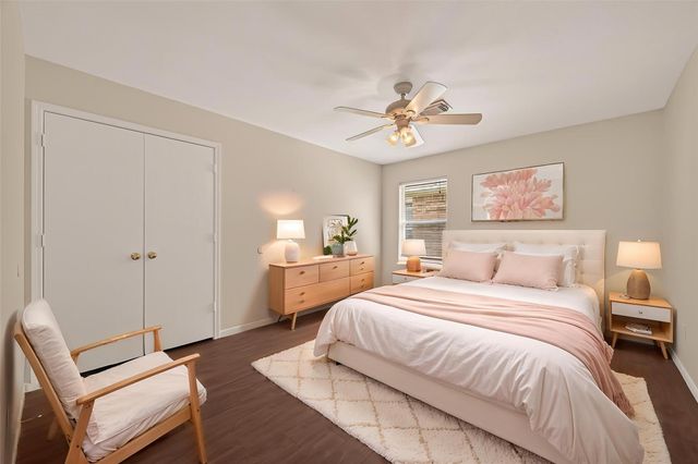 3107 Centennial Village Drive, Pearland, TX 77584