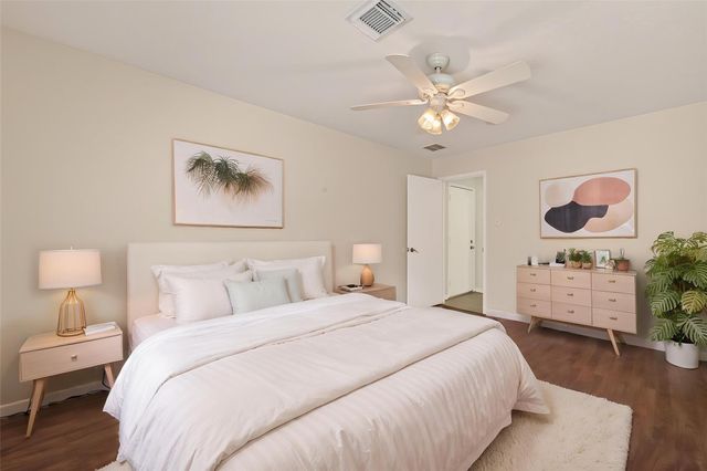 3107 Centennial Village Drive, Pearland, TX 77584