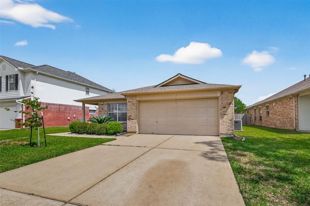 3107 Centennial Village Drive, Pearland, TX 77584