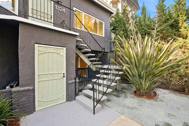 1324 Fitzgerald St, Oakland, CA 94608