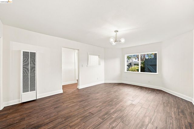 1324 Fitzgerald St, Oakland, CA 94608