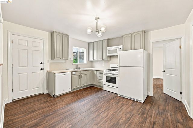 1324 Fitzgerald St, Oakland, CA 94608