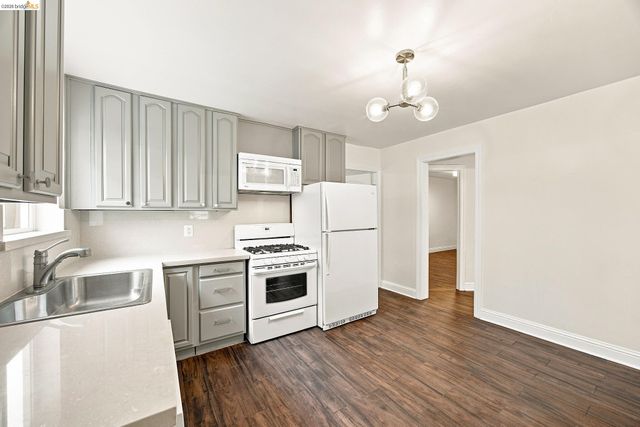 1324 Fitzgerald St, Oakland, CA 94608