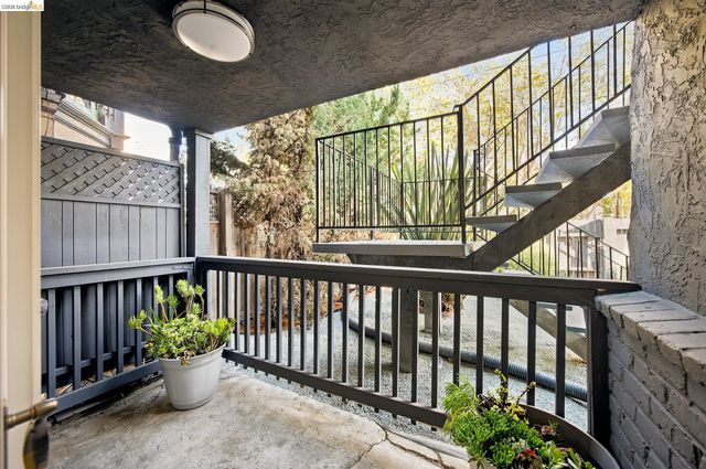 1324 Fitzgerald St, Oakland, CA 94608