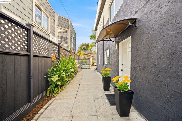 1324 Fitzgerald St, Oakland, CA 94608