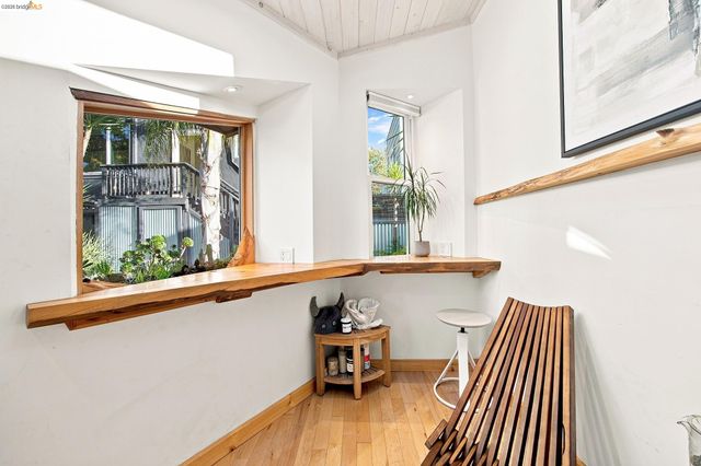 1324 Fitzgerald St, Oakland, CA 94608