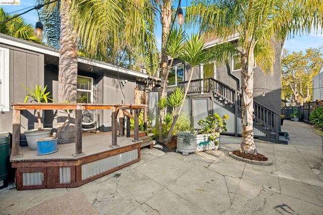1324 Fitzgerald St, Oakland, CA 94608