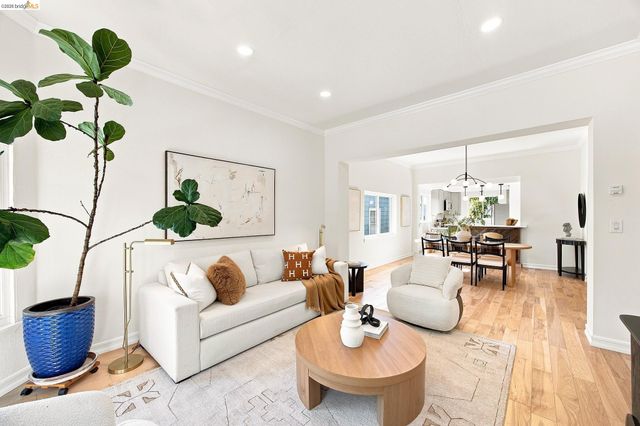 1324 Fitzgerald St, Oakland, CA 94608