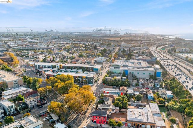 1324 Fitzgerald St, Oakland, CA 94608