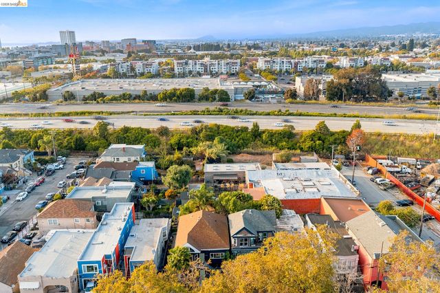 1324 Fitzgerald St, Oakland, CA 94608