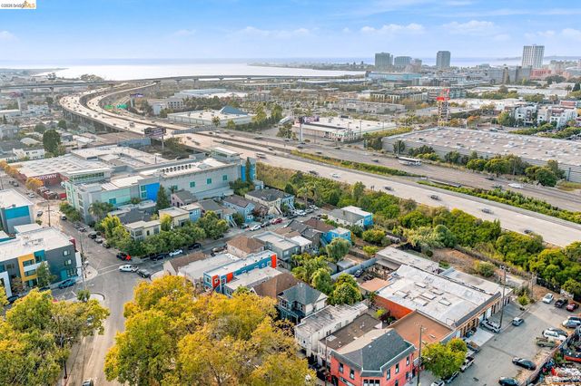 1324 Fitzgerald St, Oakland, CA 94608