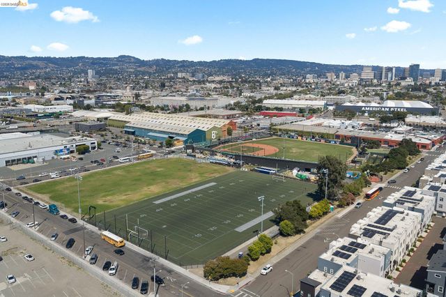 1324 Fitzgerald St, Oakland, CA 94608