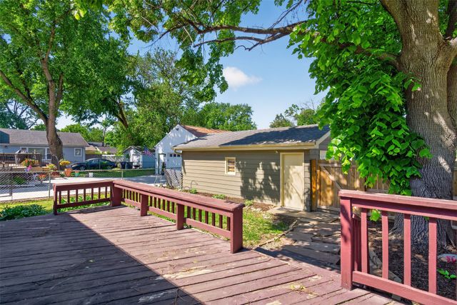 2420 45th Street, Des Moines, IA 50310