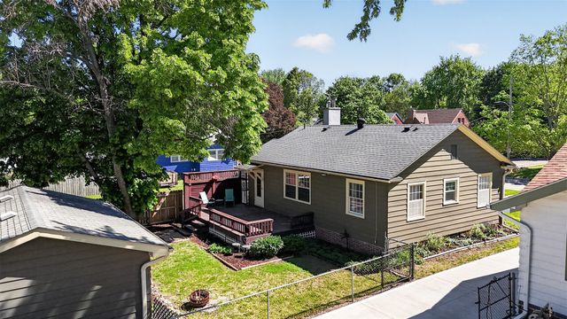 2420 45th Street, Des Moines, IA 50310