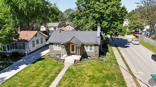 2420 45th Street, Des Moines, IA 50310