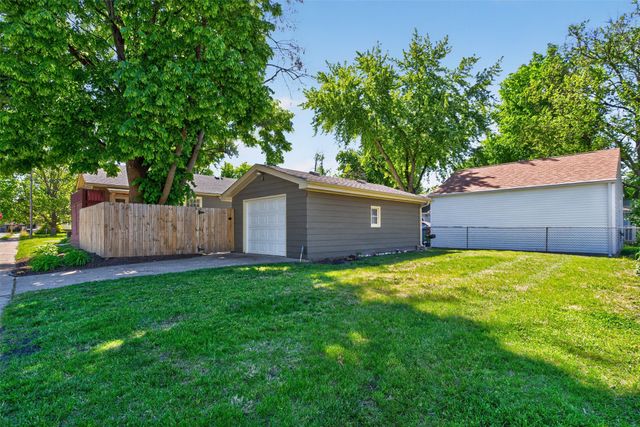 2420 45th Street, Des Moines, IA 50310