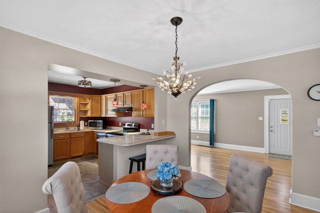 2420 45th Street, Des Moines, IA 50310